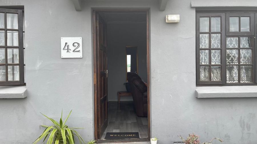 2 Bedroom Property for Sale in Forest Hill Eastern Cape